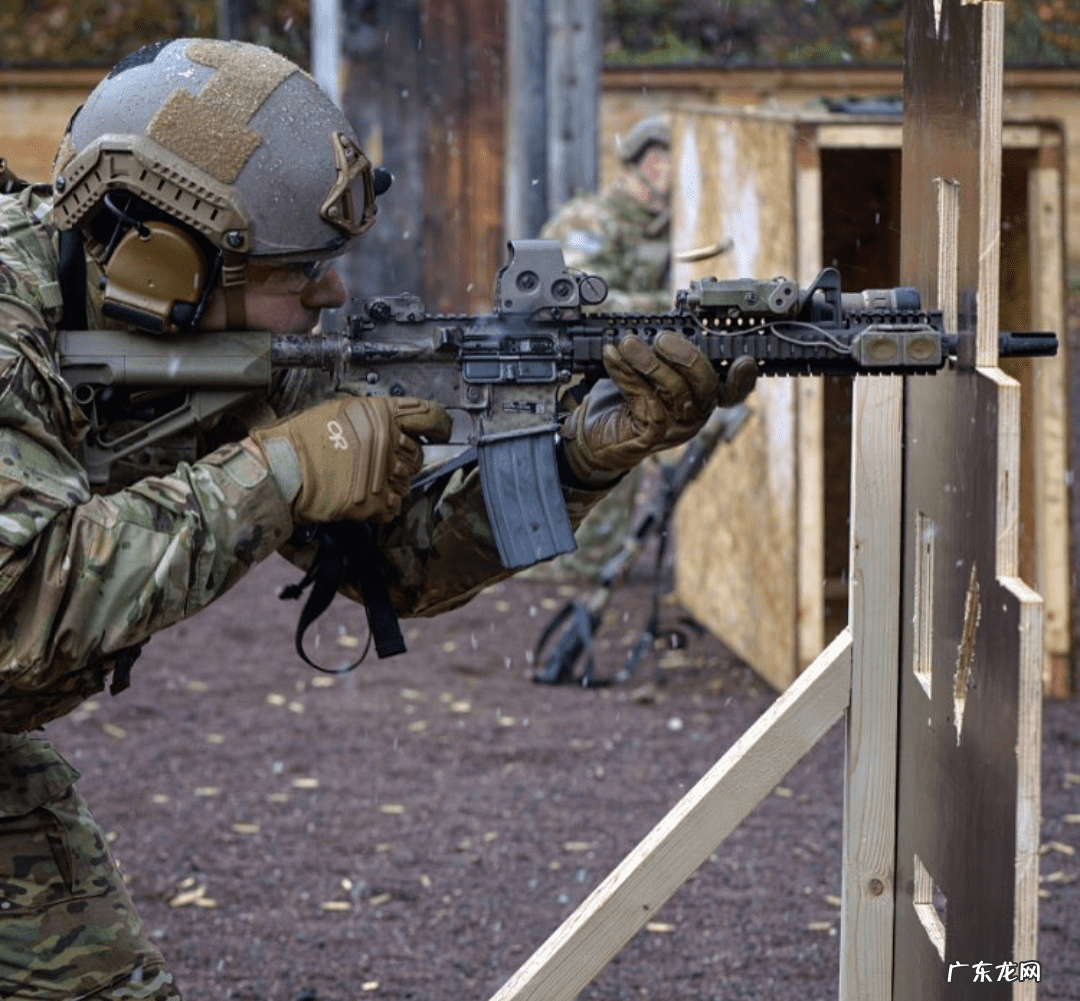 m4突击步枪 M4A1步枪