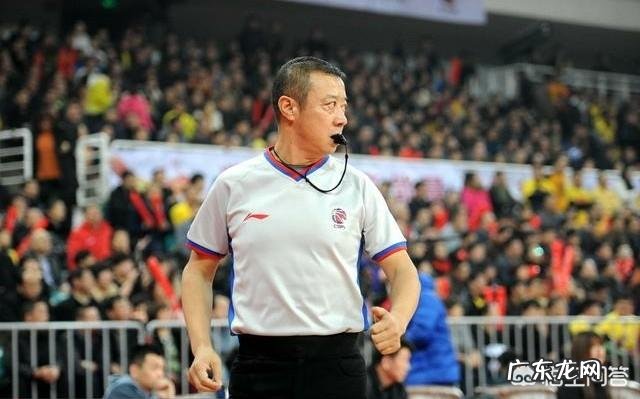 CBA半决赛,广东宏远对阵辽宁队,你希望杨茂功还是闫军当主裁判?