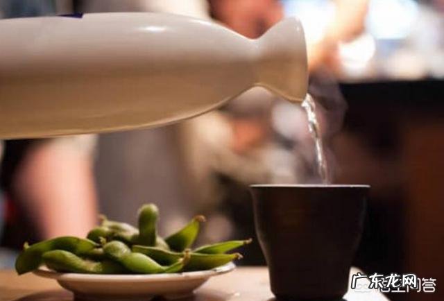 现在人们喝白酒为什么不温酒、烫酒?