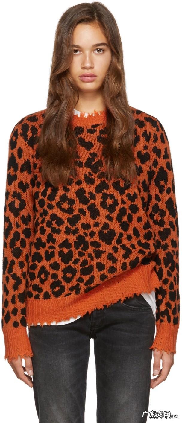 豹纹卫衣搭什么颜色牛仔裤好?