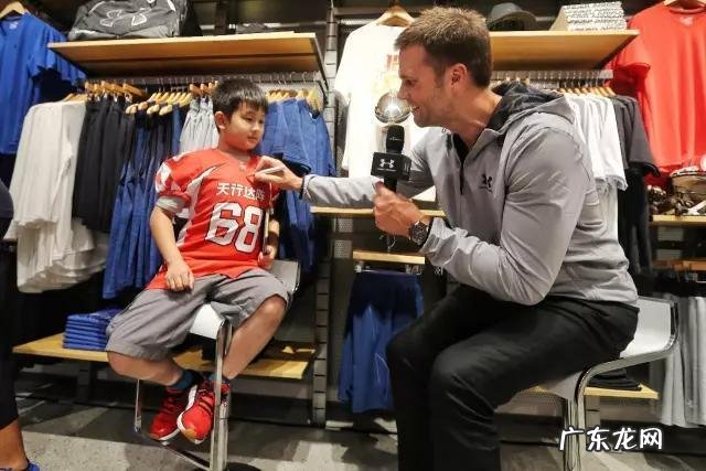 全美第一硬汉,他靠什么迷住了世界第一超模?