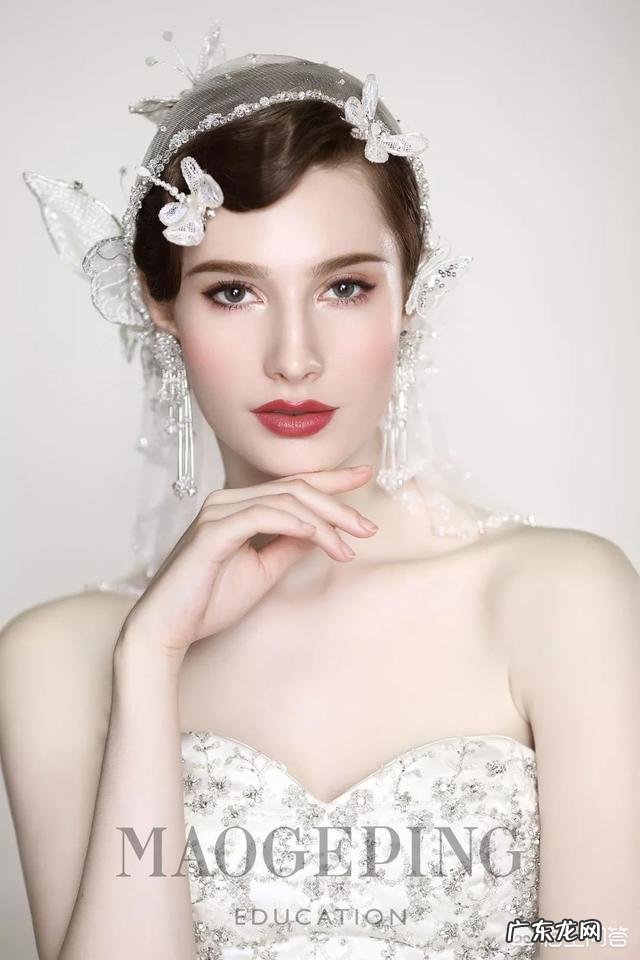 有没有值得推荐的新娘发型和头纱？