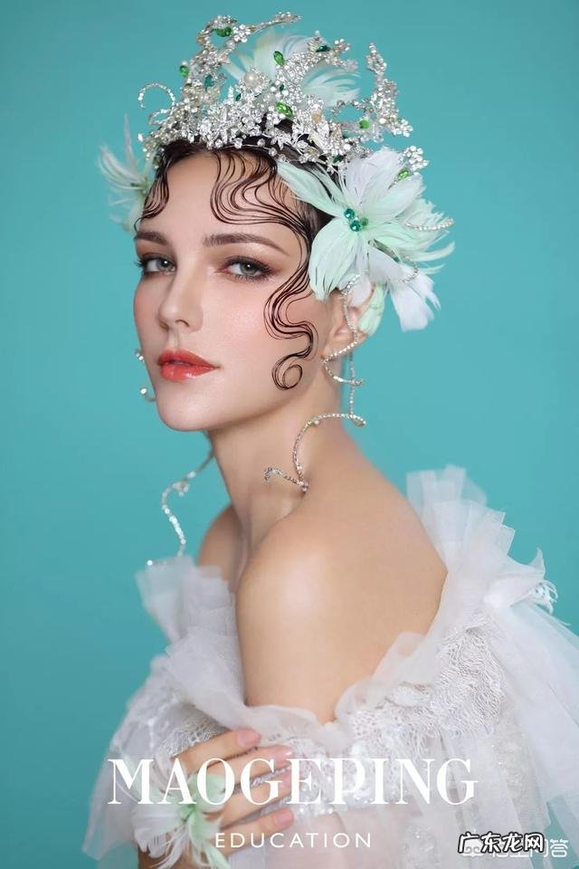 有没有值得推荐的新娘发型和头纱？