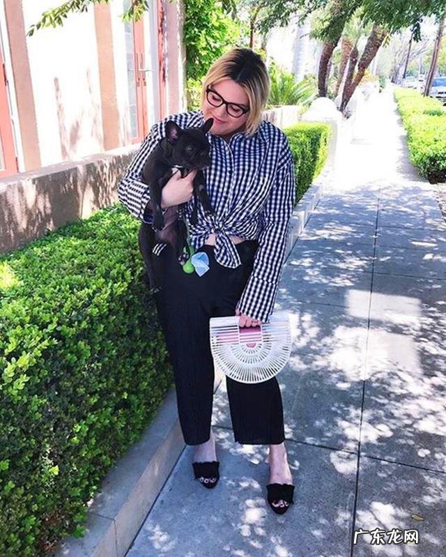 胖女人怎么搭配才显得苗条?