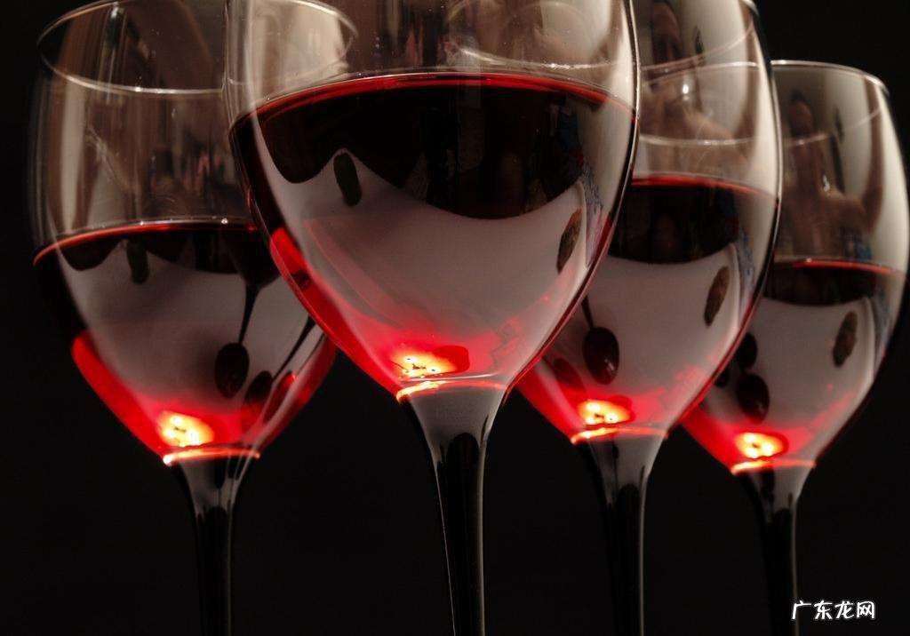 红葡萄酒和干红葡萄酒有什么区别 红葡萄酒和干红的区别是什么
