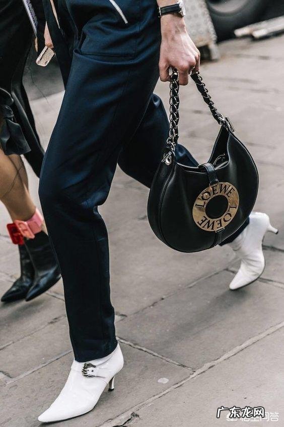 短靴怎么穿腿会超级显长呢？