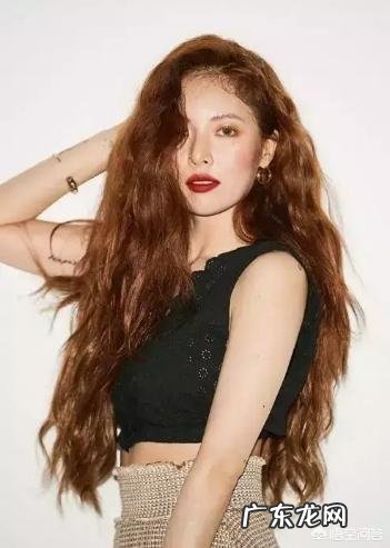 发量少的女生，烫什么发型好？