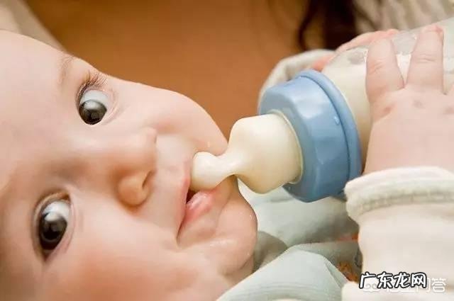 喝奶粉的宝宝在每个阶段要喝多少?