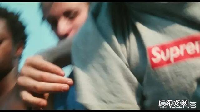 走美黑路线,服装色彩搭配的技巧有哪些?