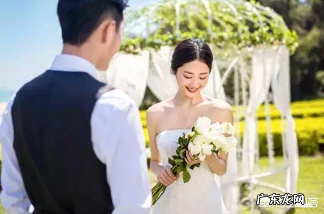 是不是嫁出去的女儿过年就不能再回娘家过年了,只能初二才能回去娘家?