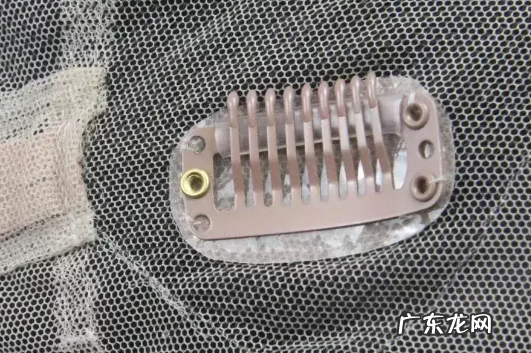 听说假发会被大风吹跑？带你了解假发的三种固定方式