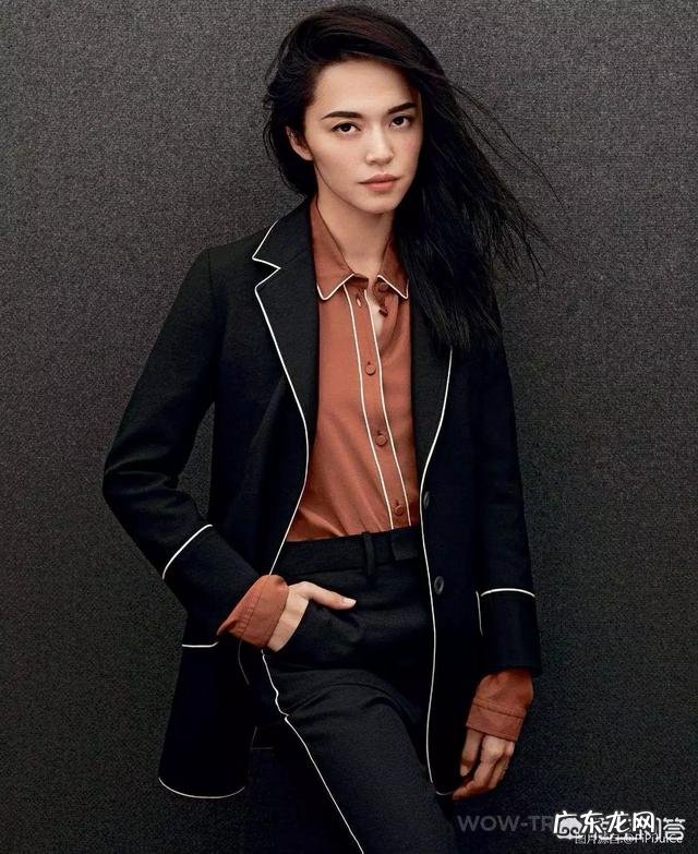 今年最流行的职业装是什么?