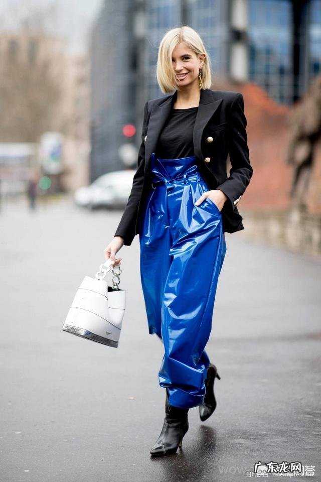 今年最流行的职业装是什么?