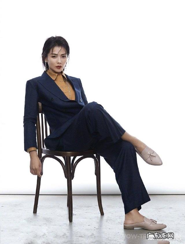 今年最流行的职业装是什么?