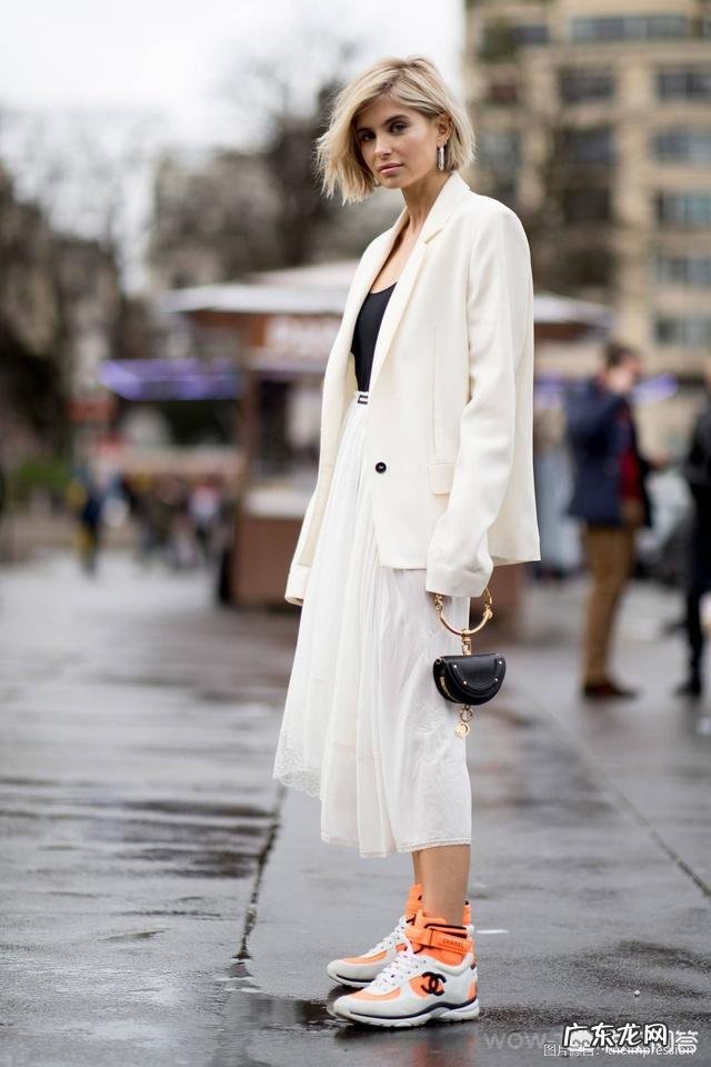 今年最流行的职业装是什么?