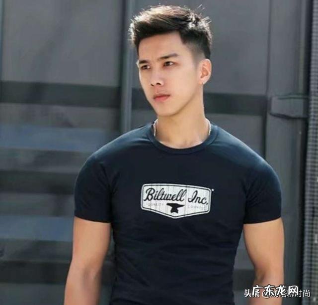 男生发质较硬,且发量较多。有什么适合发型推荐?