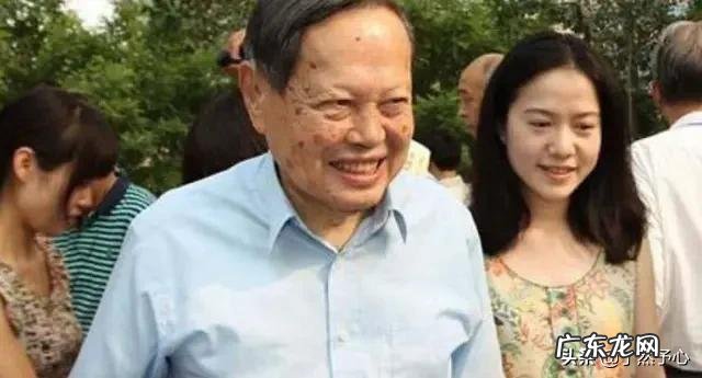 杨振宁和翁帆已经走过11年了,这触动你相信真爱了吗?