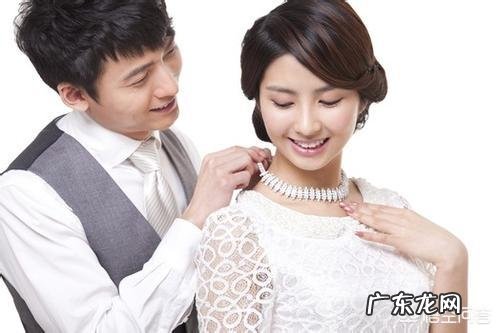 你会介意女朋友谈过很多次恋爱并且和以前的男友同居过吗?