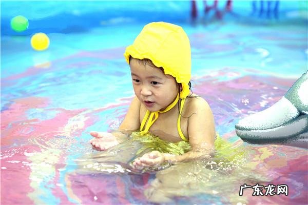 游泳馆婴幼儿游泳的好处有哪些?