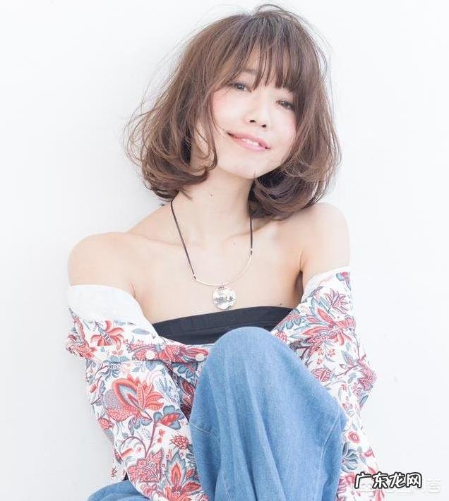 圆脸发量少的女生适合哪种发型呢?