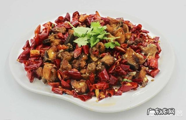 辣子鸡丁怎么做鸡肉才能外酥里嫩？