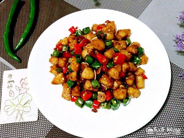 辣子鸡丁怎么做鸡肉才能外酥里嫩？