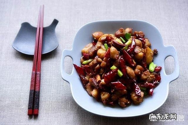 辣子鸡丁怎么做鸡肉才能外酥里嫩？