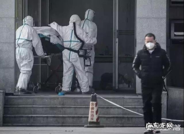 新冠肺炎在美国猖獗,为何政客精英们大多安然无恙?