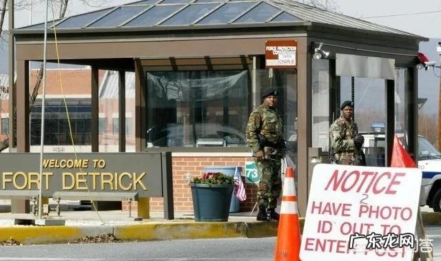 新冠肺炎在美国猖獗,为何政客精英们大多安然无恙?