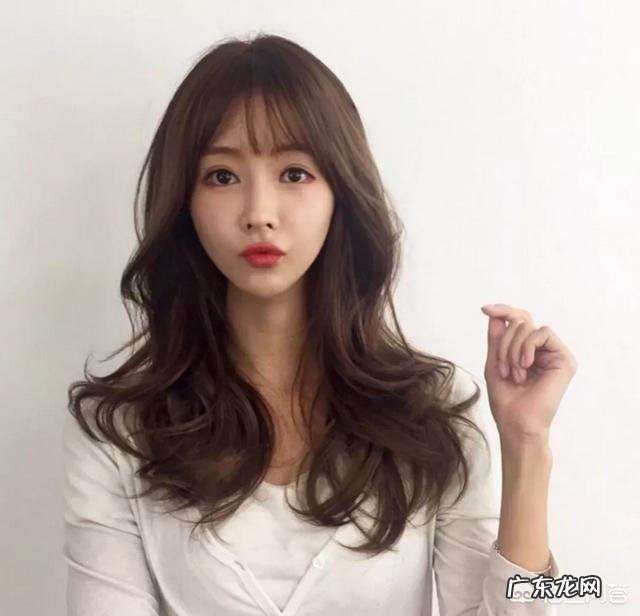 长脸女生怎样烫发才显年轻？