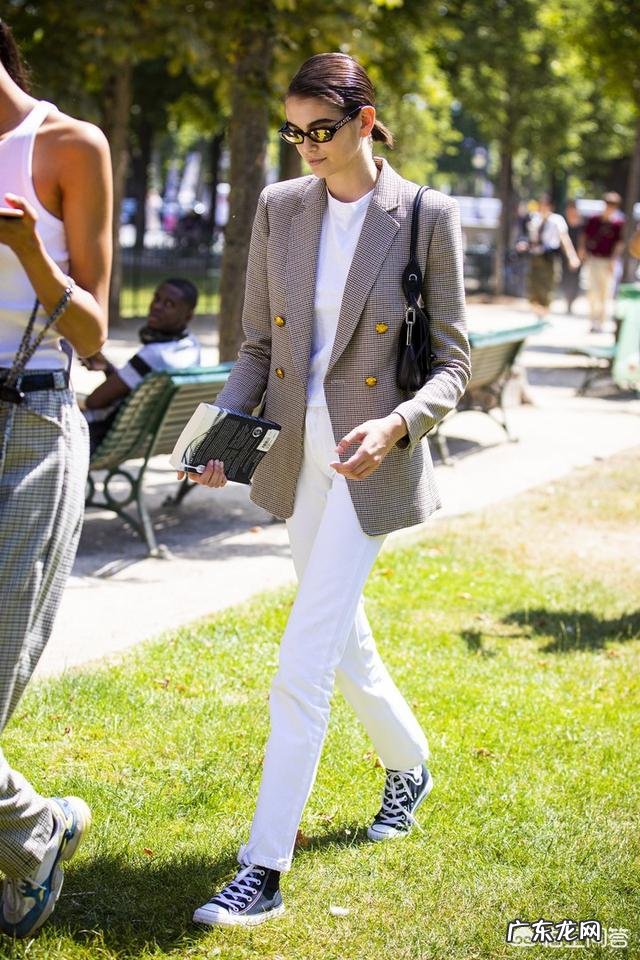 秋季小西装要怎么搭配才好看?