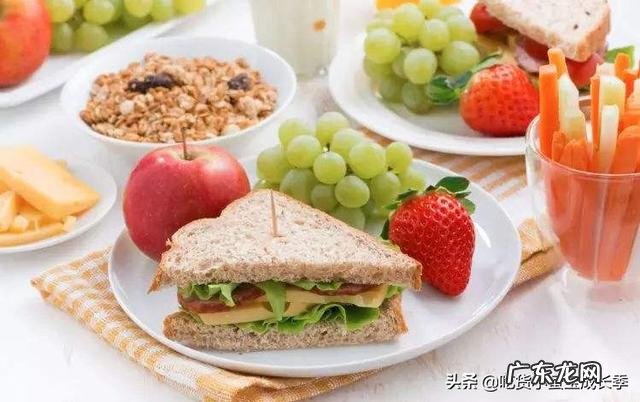 哺乳期间,该怎么吃才能提升奶水量?