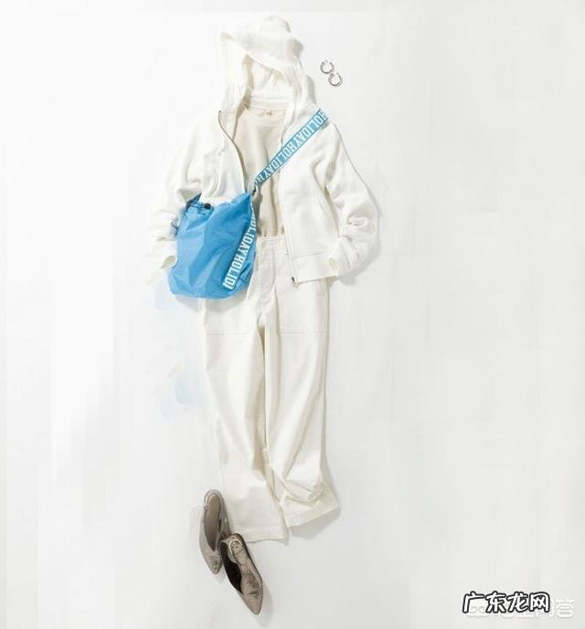 白色裤子很适合春夏季节,有哪些日常搭配实用又时尚?