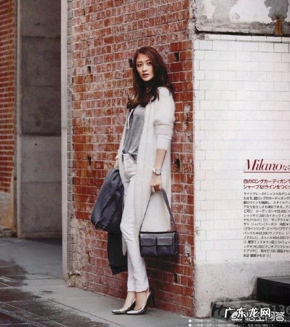 白色裤子很适合春夏季节,有哪些日常搭配实用又时尚?