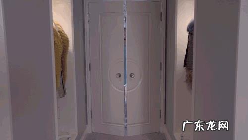 白色裤子很适合春夏季节,有哪些日常搭配实用又时尚?