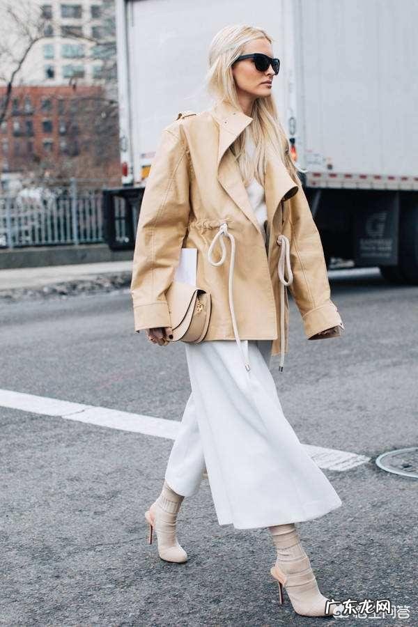 白色裤子很适合春夏季节,有哪些日常搭配实用又时尚?