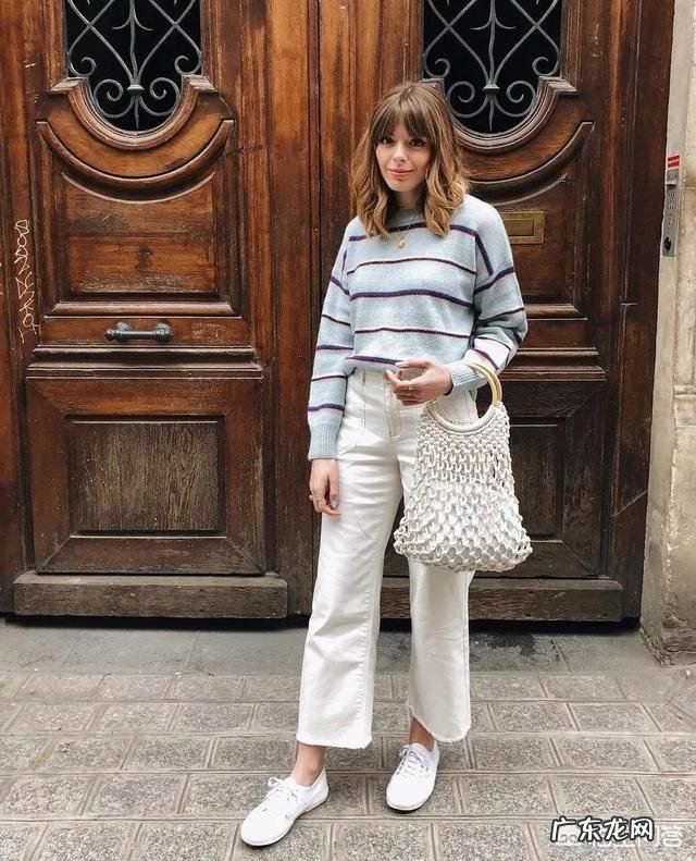 白色裤子很适合春夏季节,有哪些日常搭配实用又时尚?