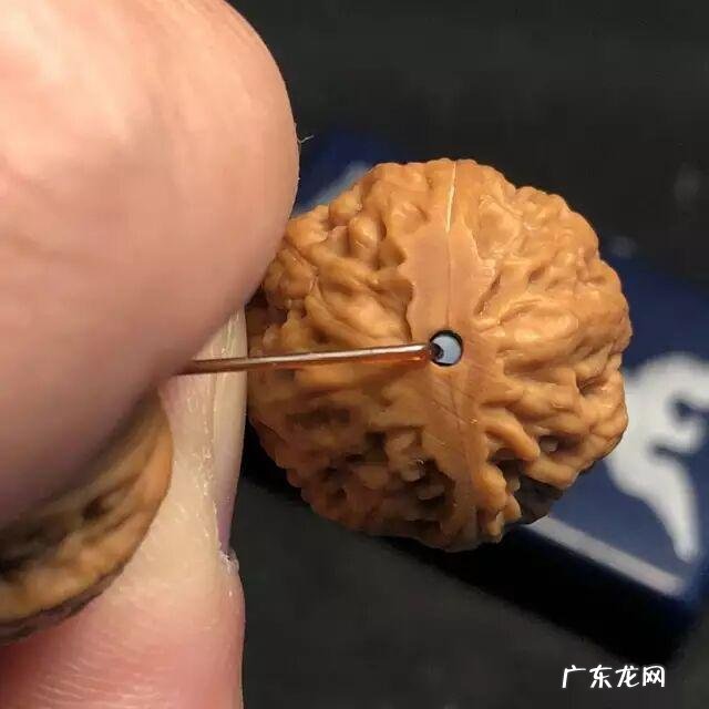 小核桃手串怎么盘?