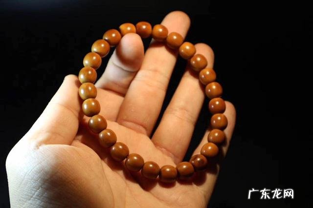 小核桃手串怎么盘?