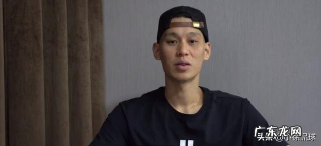 林书豪不仅表示每投进一个三分捐3000，而且赛后手握手送出首秀战靴，你怎么看？