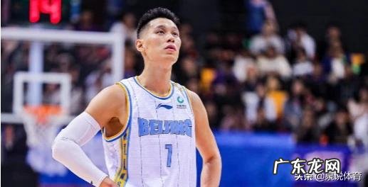 林书豪不仅表示每投进一个三分捐3000，而且赛后手握手送出首秀战靴，你怎么看？