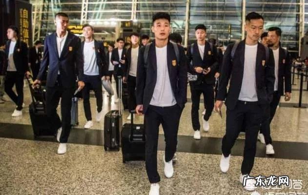 央视记者爆料国足在多哈设立游戏室，供国足队员打台球玩PS游戏，你怎么看？