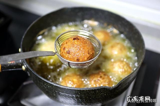 饭店的四喜丸子是怎么做的?软烂鲜香的那种做法?