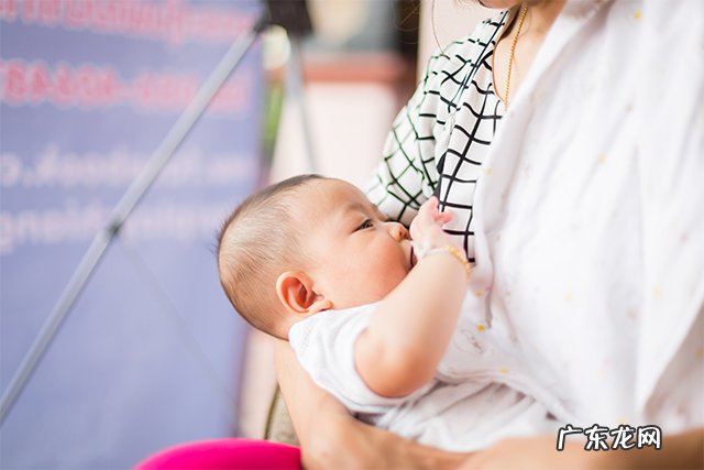 新生儿打嗝是正常现象 婴儿打嗝没事吧