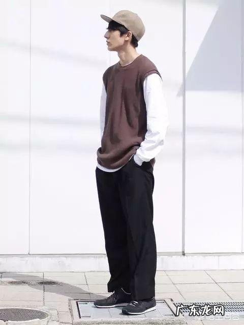 宽松长袖T恤有哪些好看的搭配方式呢?