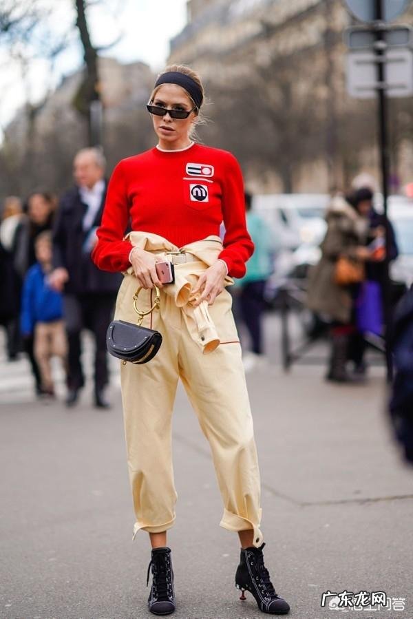 宽松长袖T恤有哪些好看的搭配方式呢?