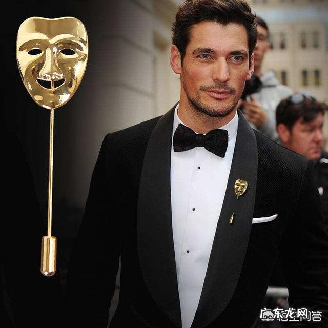 穿西服 领带和胸针能同时戴吗？