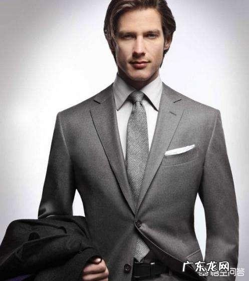 穿西服 领带和胸针能同时戴吗？