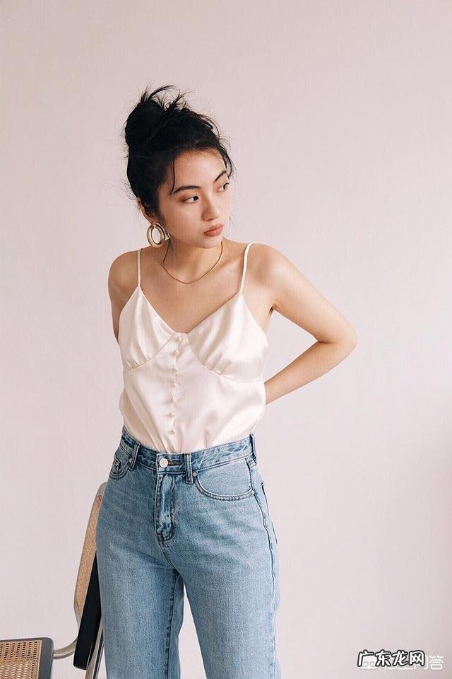 夏季如何搭配吊带背心？怎么才能穿出不一样的气质？