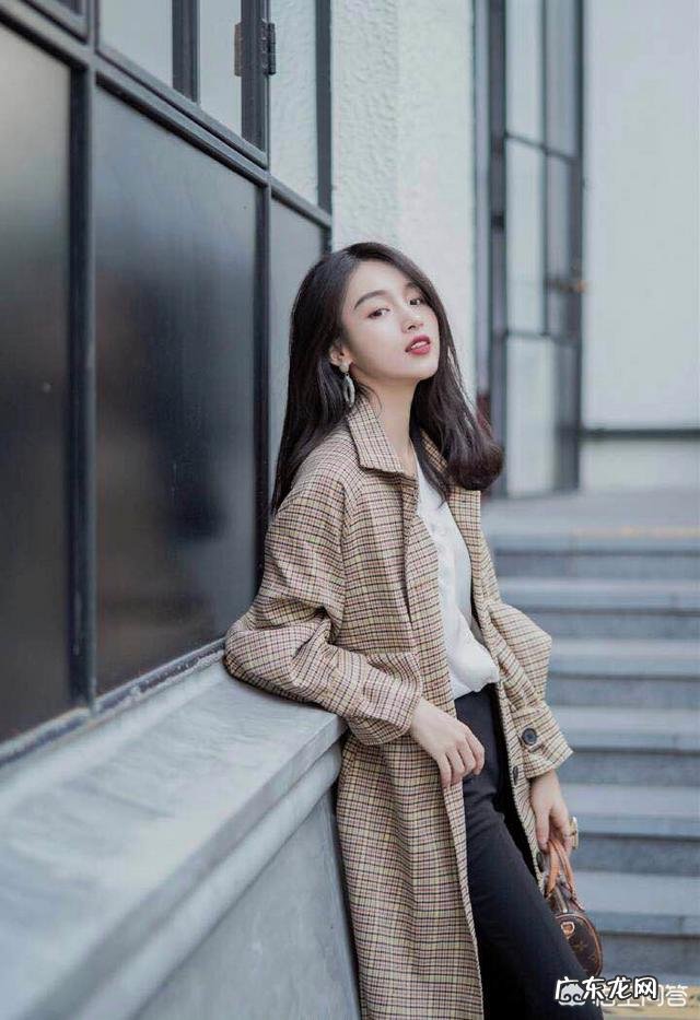 风衣要配什么发型才更好看？